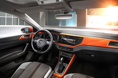 Volkswagen Polo السادس (سوق الاتحاد الأوروبي)، هاتشباك 5 أبواب — منطقة السائق