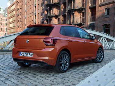 Volkswagen Polo السادس (سوق الاتحاد الأوروبي)، هاتشباك 5 أبواب — منظر خلفي أيمن