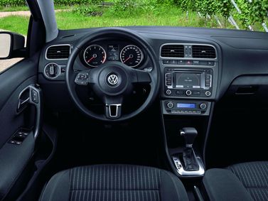 Volkswagen Polo V, Hatchback 3 dr. — dashboard