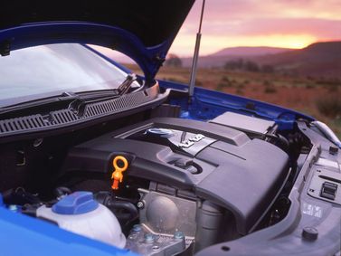 Volkswagen Polo IV, Hatchback 5 dr. — engine bay