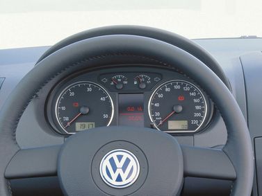 Volkswagen Polo رابعاً، هاتشباك 3 أبواب — لوحة العدادات