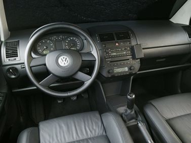Volkswagen Polo IV, Sedan — dashboard