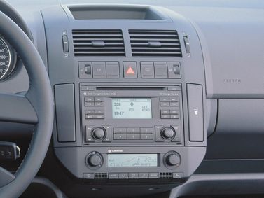 Volkswagen Polo IV, Hatchback 5 dr. — center console