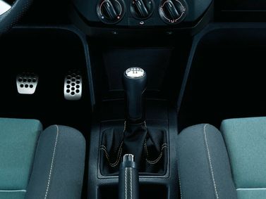 Volkswagen Polo رابعاً، هاتشباك 5 أبواب Fun — محدد ناقل الحركة