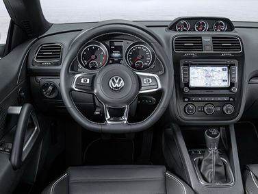Volkswagen Scirocco ثالثاً فيس ليفت، هاتشباك 3 أبواب — لوحة القيادة