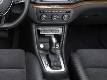 Volkswagen Sharan II Рестайлинг, Минивэн — центральная консоль