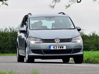 Volkswagen Sharan II, Минивэн — вид спереди