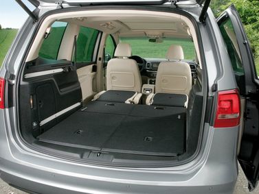 Volkswagen Sharan II, Минивэн — багажное отделение