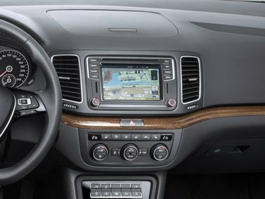 Volkswagen Sharan II Рестайлинг, Минивэн — передняя панель