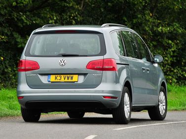 Volkswagen Sharan II, Минивэн — вид сзади справа