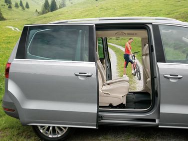 Volkswagen Sharan II, Минивэн — вид слева