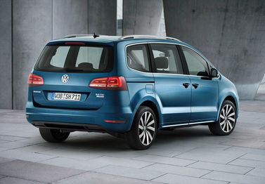 Volkswagen Sharan II Рестайлинг, Минивэн — вид сзади справа