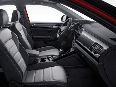 Volkswagen Tayron I، دفع رباعي 5 أبواب X — المقاعد الأمامية