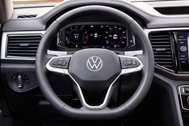 Volkswagen Teramont أنا فيس ليفت، دفع رباعي 5 أبواب — عجلة القيادة