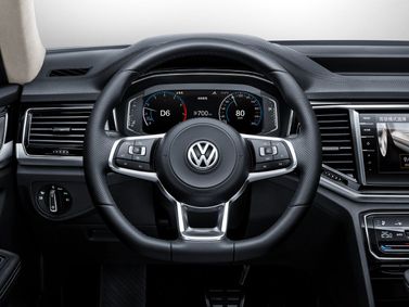 Volkswagen Teramont I، دفع رباعي 5 أبواب X — عجلة القيادة