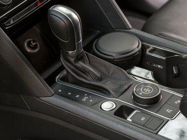 Volkswagen Teramont I، دفع رباعي 5 أبواب — محدد ناقل الحركة