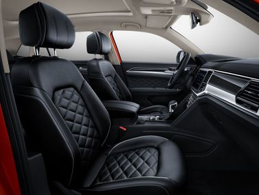 Volkswagen Teramont I، دفع رباعي 5 أبواب X — المقاعد الأمامية