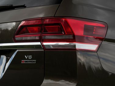 Volkswagen Teramont I، دفع رباعي 5 أبواب — المصباح الخلفي