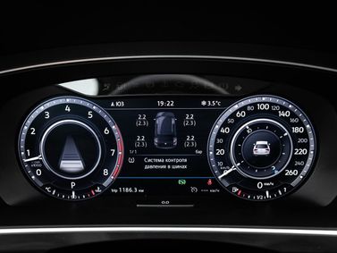 Volkswagen Tiguan ثانياً، دفع رباعي 5 أبواب — لوحة العدادات