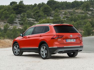 Volkswagen Tiguan ثانياً، دفع رباعي 5 أبواب Allspace — منظر خلفي أيمن