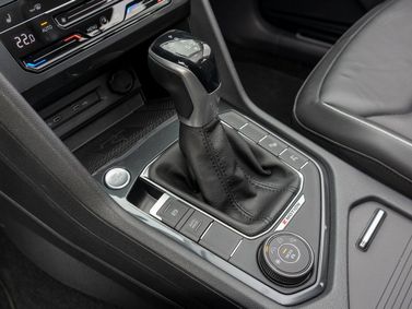 Volkswagen Tiguan فيس ليفت الثاني، دفع رباعي 5 أبواب — محدد ناقل الحركة
