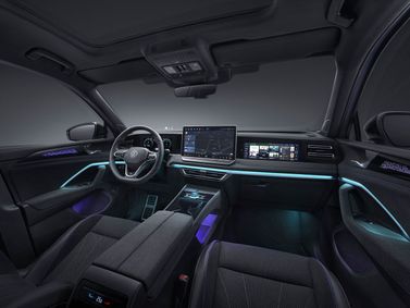 Volkswagen Tiguan III (السوق الصينية)، دفع رباعي 5 أبواب L Pro — منطقة السائق