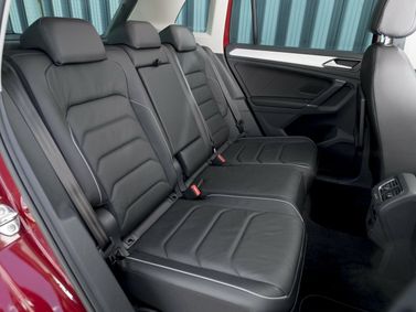 Volkswagen Tiguan ثانياً، دفع رباعي 5 أبواب — المقاعد الخلفية