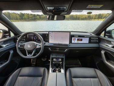 Volkswagen Tiguan III (السوق الصينية)، دفع رباعي 5 أبواب L Pro — منطقة السائق