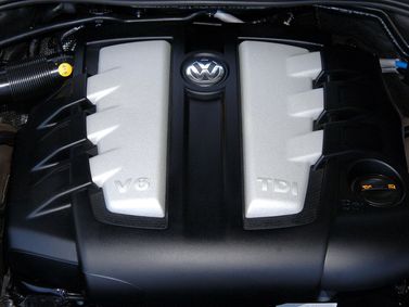 Volkswagen Touareg I، دفع رباعي 5 أبواب — حجرة المحرك