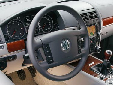 Volkswagen Touareg I، دفع رباعي 5 أبواب — منطقة السائق