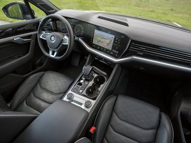 Volkswagen Touareg ثالثاً، دفع رباعي 5 أبواب — منطقة السائق