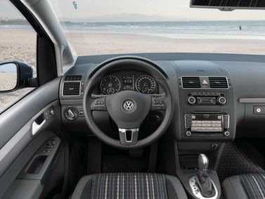 Volkswagen Touran I Facelift 2, Compact Van Cross — dashboard
