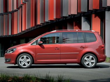 Volkswagen Touran I Facelift 2, Compact Van — left side view