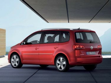 Volkswagen Touran I Facelift, Compact Van — rear-right view