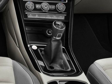 Volkswagen Touran II, Compact Van — gear selector