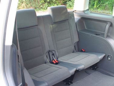 Volkswagen Touran I, Compact Van — third-row seats