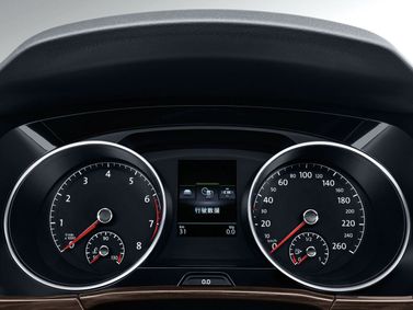 Volkswagen Touran II, Compact Van — instrument cluster