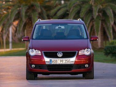 Volkswagen Touran I Facelift, Compact Van — front view