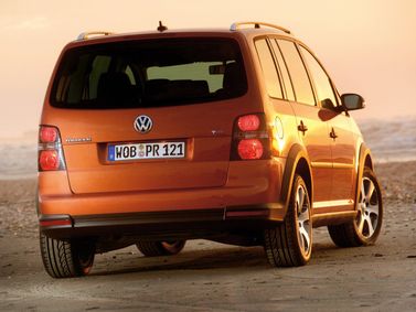 Volkswagen Touran I Facelift, Compact Van Cross — rear-right view