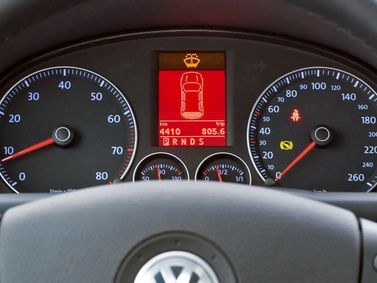 Volkswagen Touran I Facelift, Compact Van — instrument cluster