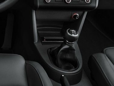 Volkswagen Touran I Facelift 2, Compact Van — gear selector