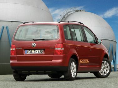 Volkswagen Touran I, Compact Van — rear-right view