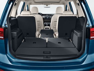 Volkswagen Touran II, Compact Van — luggage compartment