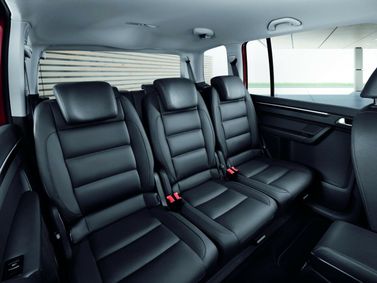 Volkswagen Touran I Facelift 2, Compact Van — rear seats