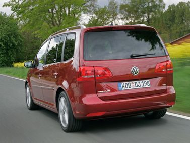 Volkswagen Touran I Facelift 2, Compact Van — rear-right view