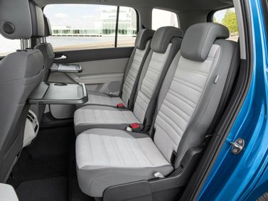 Volkswagen Touran II, Compact Van — rear seats