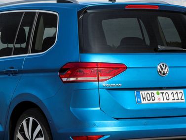 Volkswagen Touran II, Compact Van — rear-right view