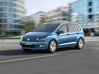 Volkswagen Touran II, Compact Van — front-right view