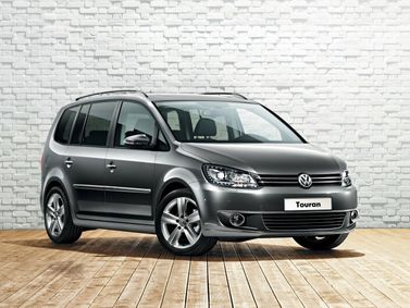 Volkswagen Touran I Facelift 2, Compact Van — front-right view