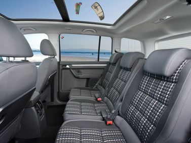 Volkswagen Touran I Facelift 2, Compact Van Cross — rear seats